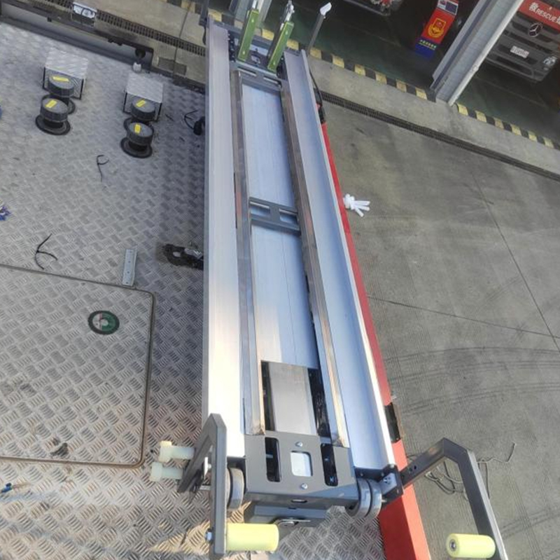 Portascale per camion dei pompieri elettrici